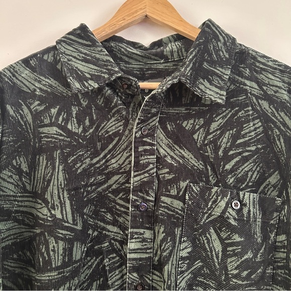 NWT Black and Green Lightweight Corduroy Shirt Jacket with Leaf Print XL - Picture 4 of 5